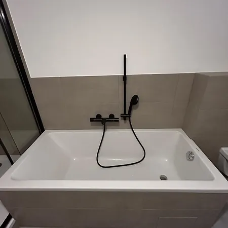 Renovierte Monteursunterkunft In Mit Voller Ausstattung Apartment *