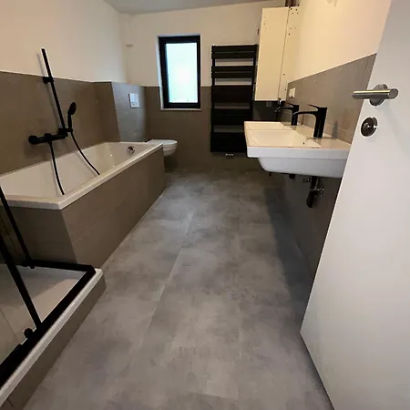 Renovierte Monteursunterkunft In Mit Voller Ausstattung * Taunusstein