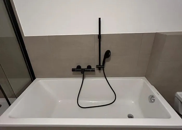 Renovierte Monteursunterkunft In Mit Voller Ausstattung Apartman *