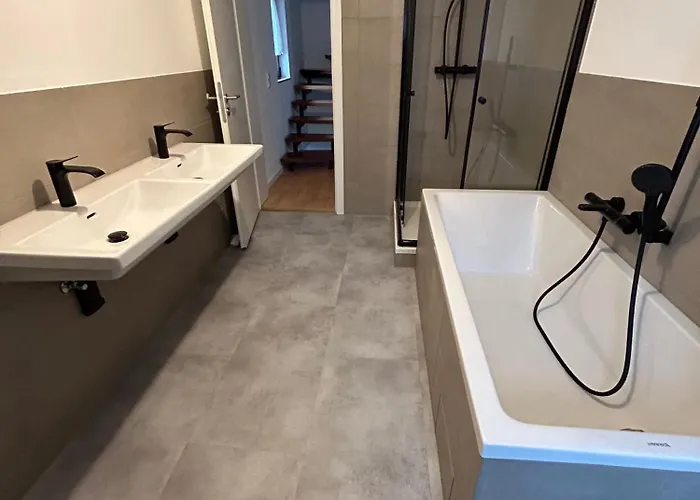 Renovierte Monteursunterkunft In Mit Voller Ausstattung * Taunusstein